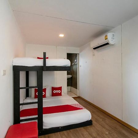 Oyo 673 Nice Sleep Box Hotel Chiang Mai Luaran gambar