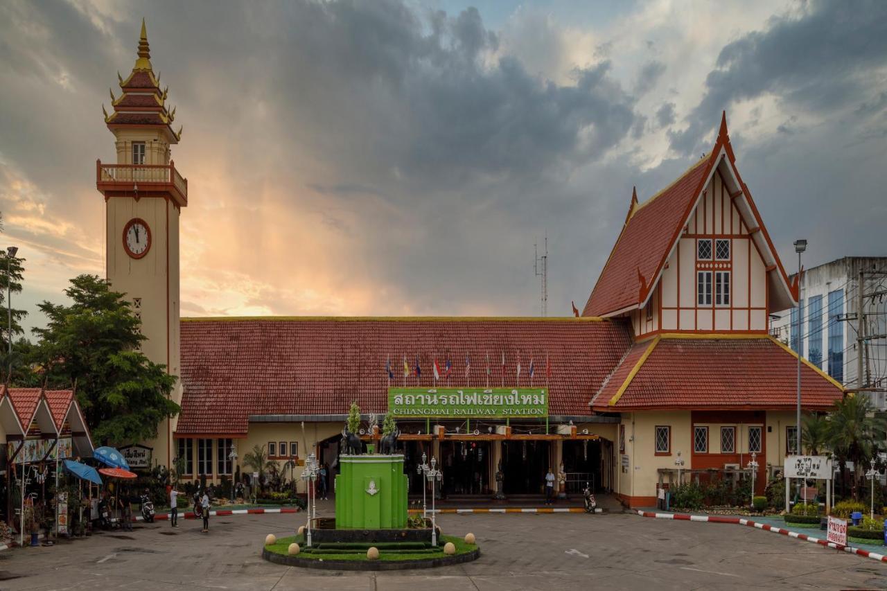 Oyo 673 Nice Sleep Box Hotel Chiang Mai Luaran gambar