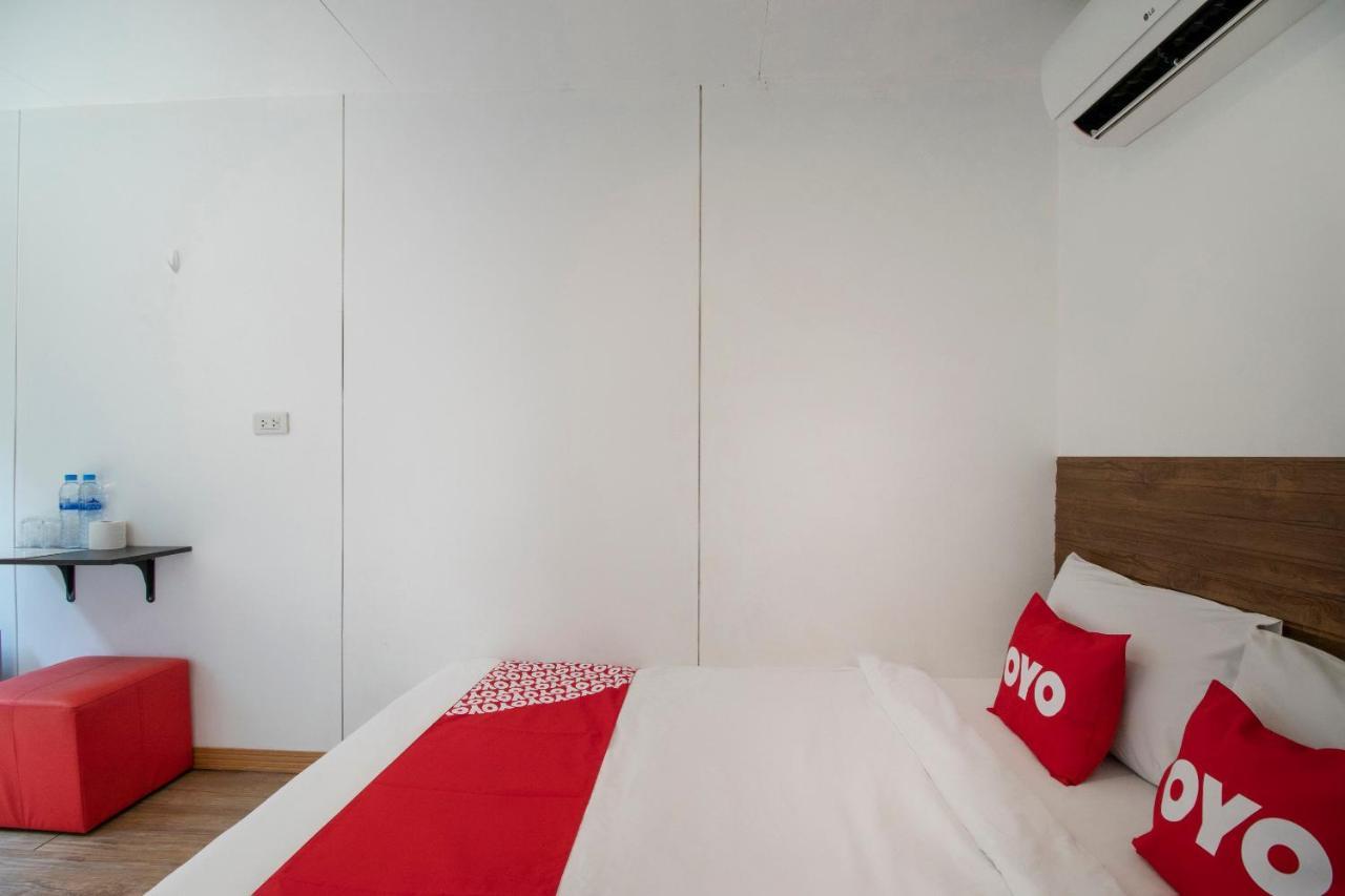Oyo 673 Nice Sleep Box Hotel Chiang Mai Luaran gambar