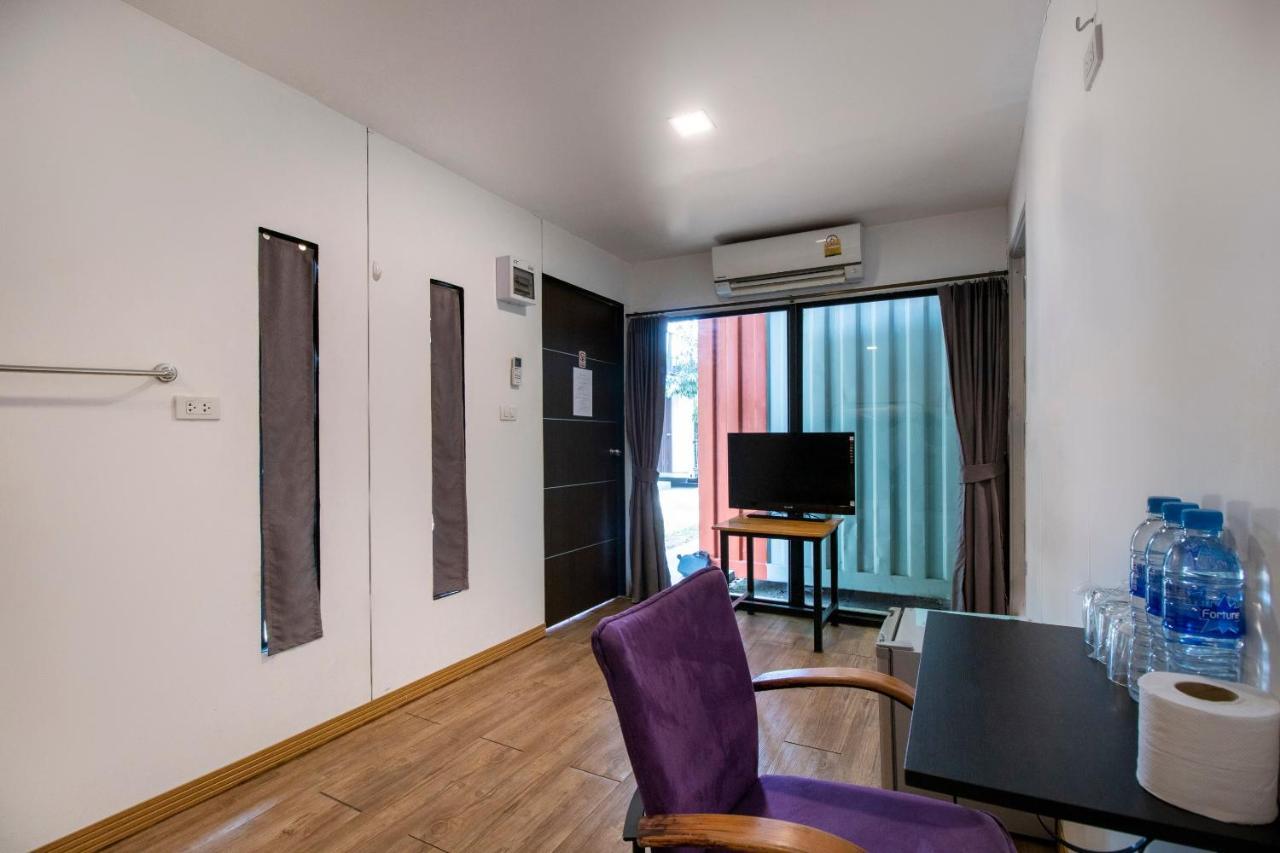 Oyo 673 Nice Sleep Box Hotel Chiang Mai Luaran gambar