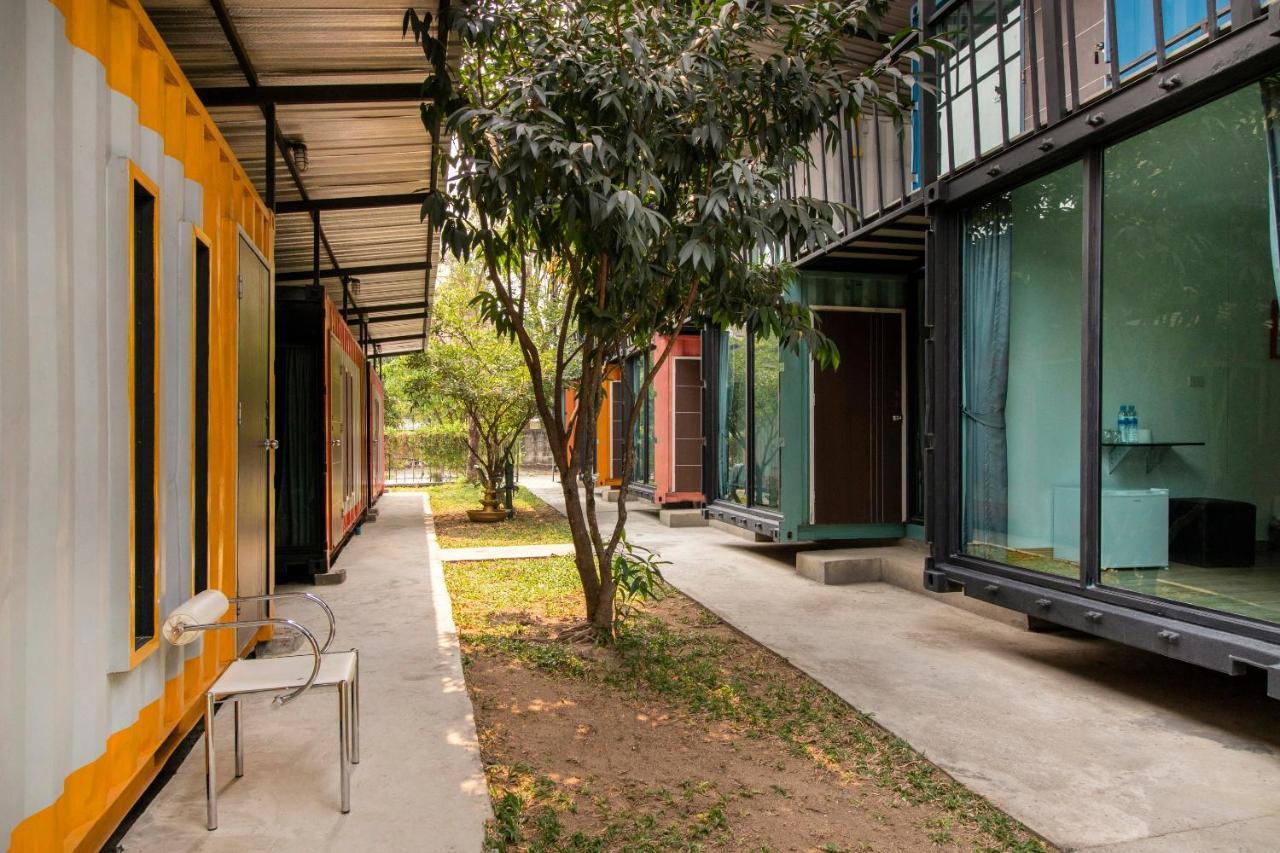 Oyo 673 Nice Sleep Box Hotel Chiang Mai Luaran gambar