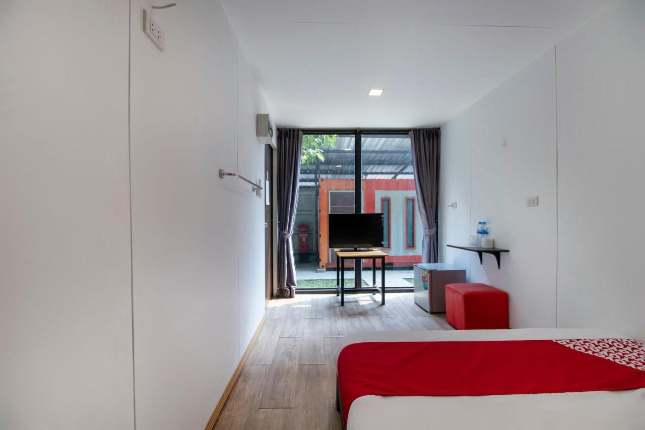 Oyo 673 Nice Sleep Box Hotel Chiang Mai Luaran gambar