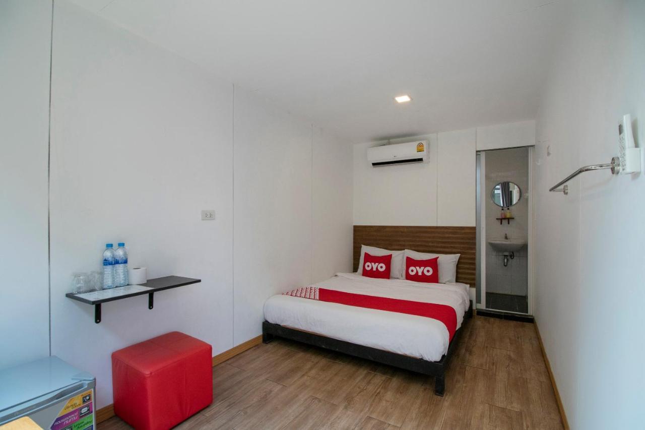 Oyo 673 Nice Sleep Box Hotel Chiang Mai Luaran gambar