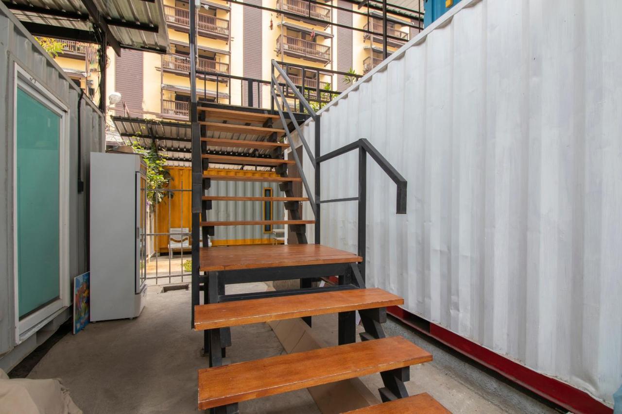 Oyo 673 Nice Sleep Box Hotel Chiang Mai Luaran gambar
