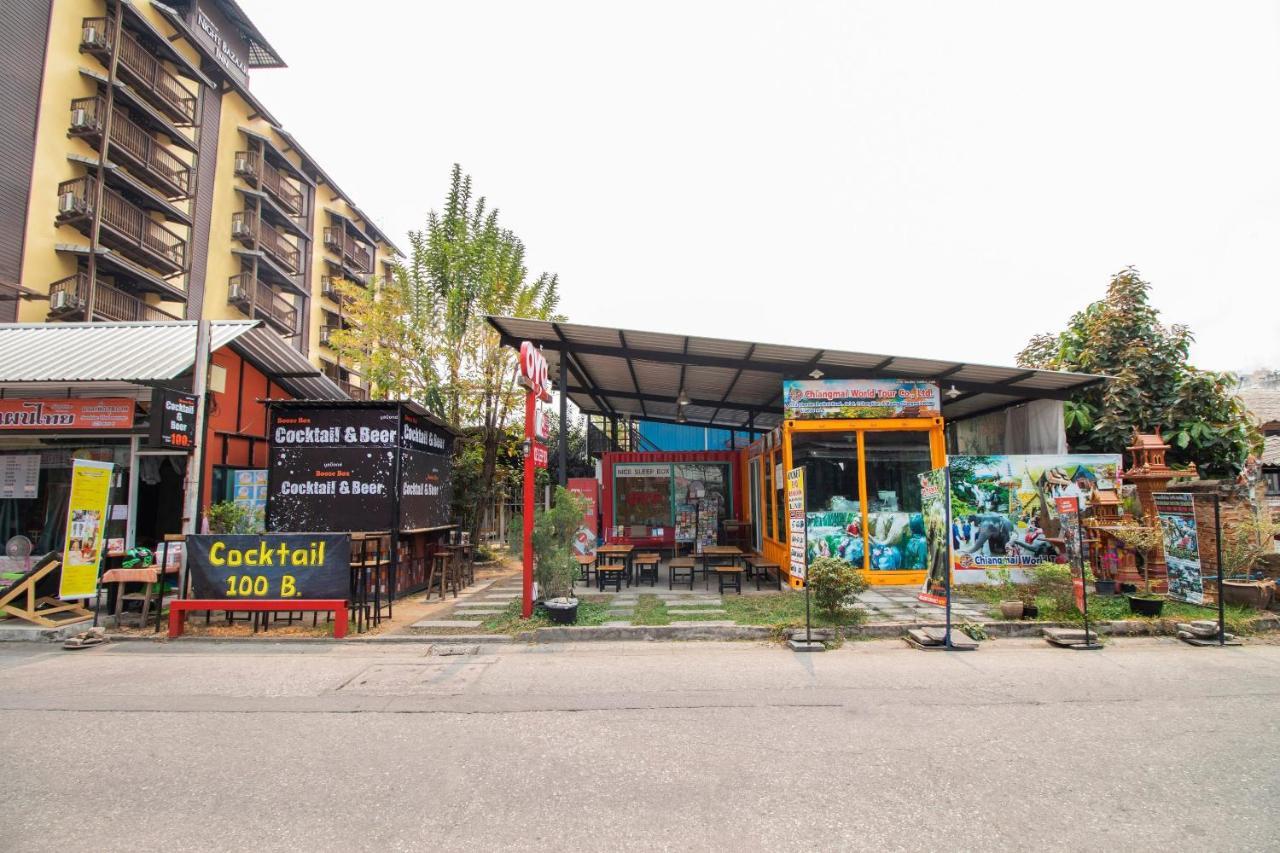 Oyo 673 Nice Sleep Box Hotel Chiang Mai Luaran gambar