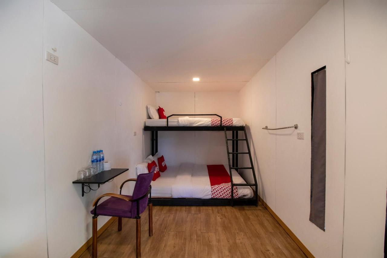 Oyo 673 Nice Sleep Box Hotel Chiang Mai Luaran gambar