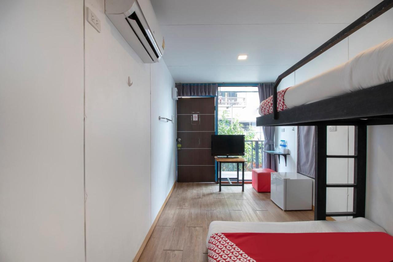 Oyo 673 Nice Sleep Box Hotel Chiang Mai Luaran gambar
