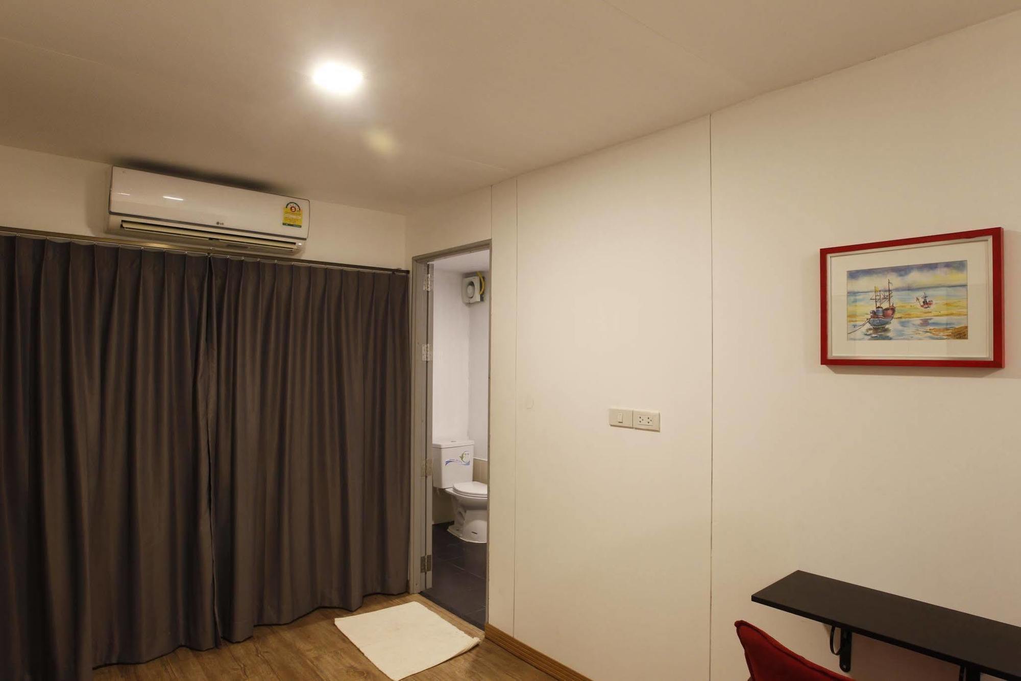 Oyo 673 Nice Sleep Box Hotel Chiang Mai Luaran gambar