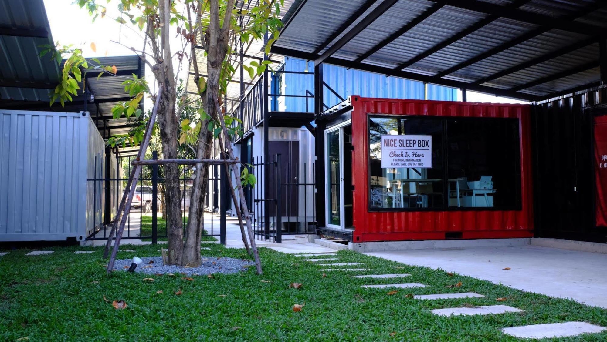 Oyo 673 Nice Sleep Box Hotel Chiang Mai Luaran gambar