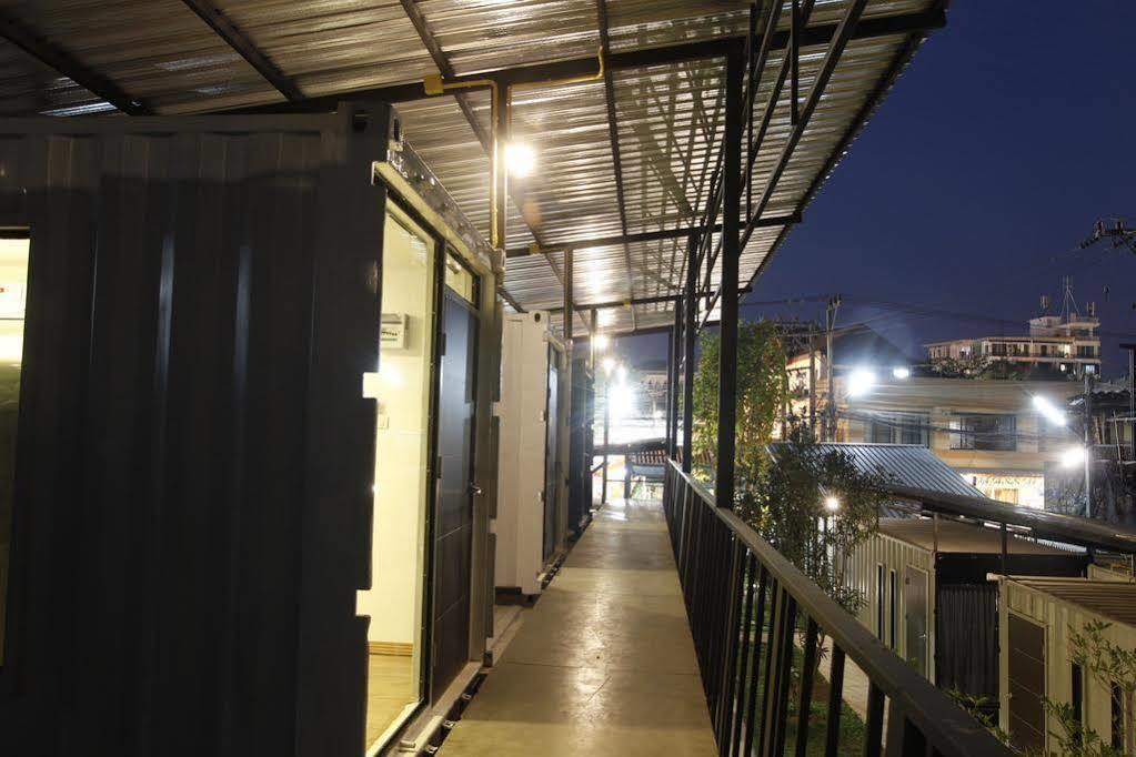 Oyo 673 Nice Sleep Box Hotel Chiang Mai Luaran gambar