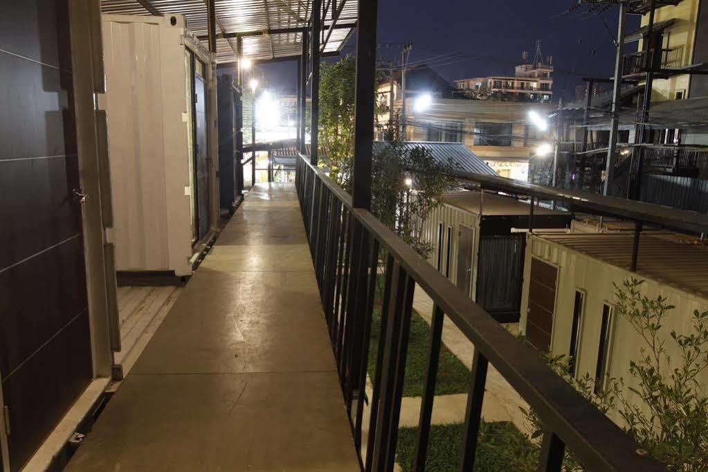 Oyo 673 Nice Sleep Box Hotel Chiang Mai Luaran gambar