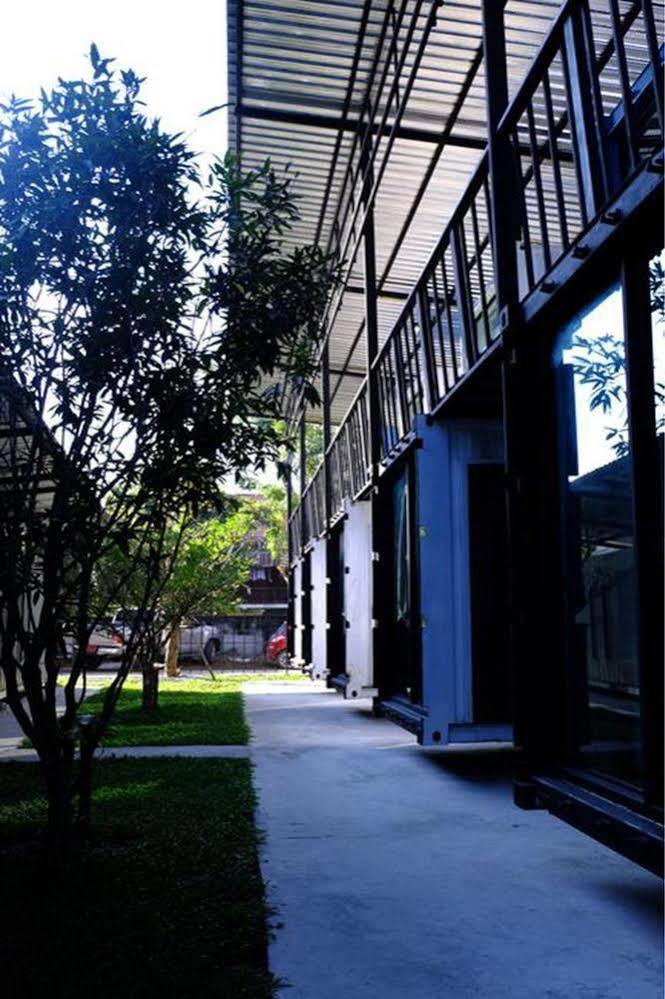 Oyo 673 Nice Sleep Box Hotel Chiang Mai Luaran gambar
