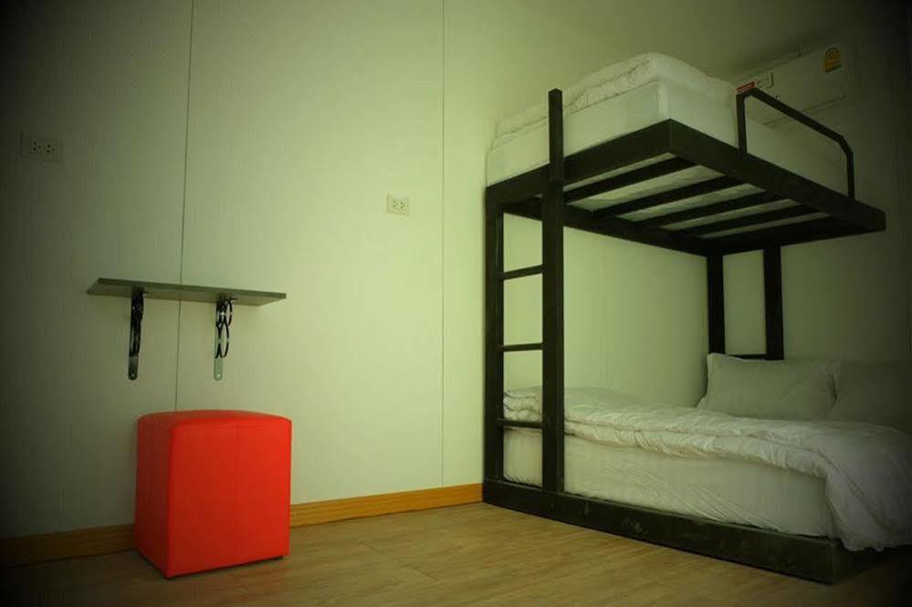 Oyo 673 Nice Sleep Box Hotel Chiang Mai Luaran gambar