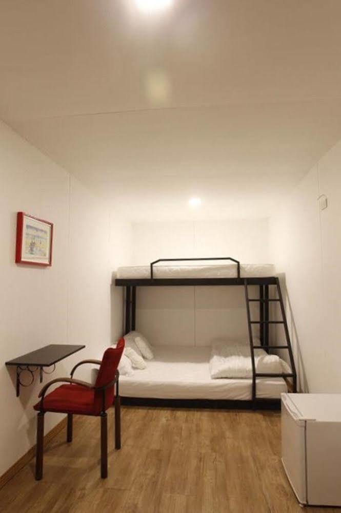 Oyo 673 Nice Sleep Box Hotel Chiang Mai Luaran gambar