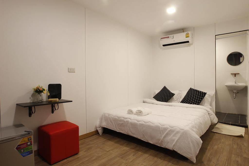 Oyo 673 Nice Sleep Box Hotel Chiang Mai Luaran gambar