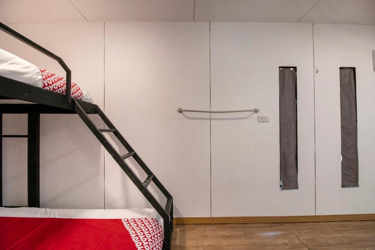 Oyo 673 Nice Sleep Box Hotel Chiang Mai Luaran gambar