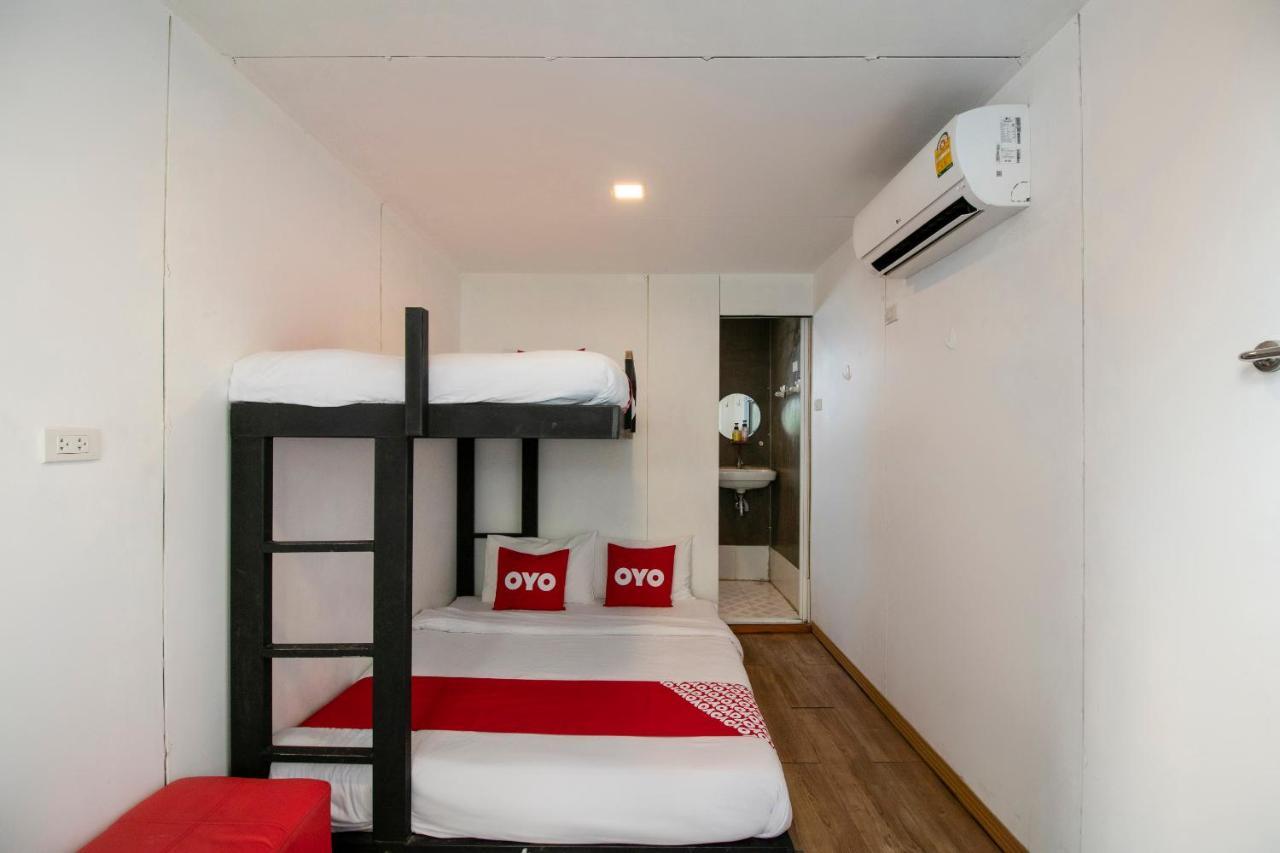 Oyo 673 Nice Sleep Box Hotel Chiang Mai Luaran gambar